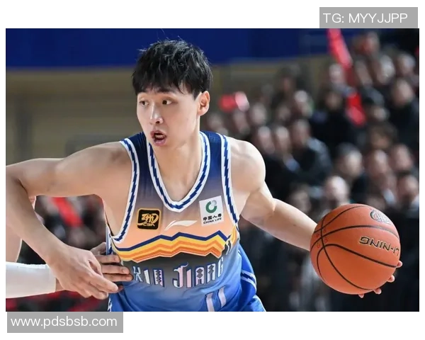 齐麟的崛起与挑战:探索年轻球员在职业篮球中的发展之路 齐麟的崛起与挑战:探索年轻球员在职业篮球中的发展之路