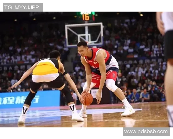 篮球明星的帅气魅力与赛场风采完美结合的精彩瞬间